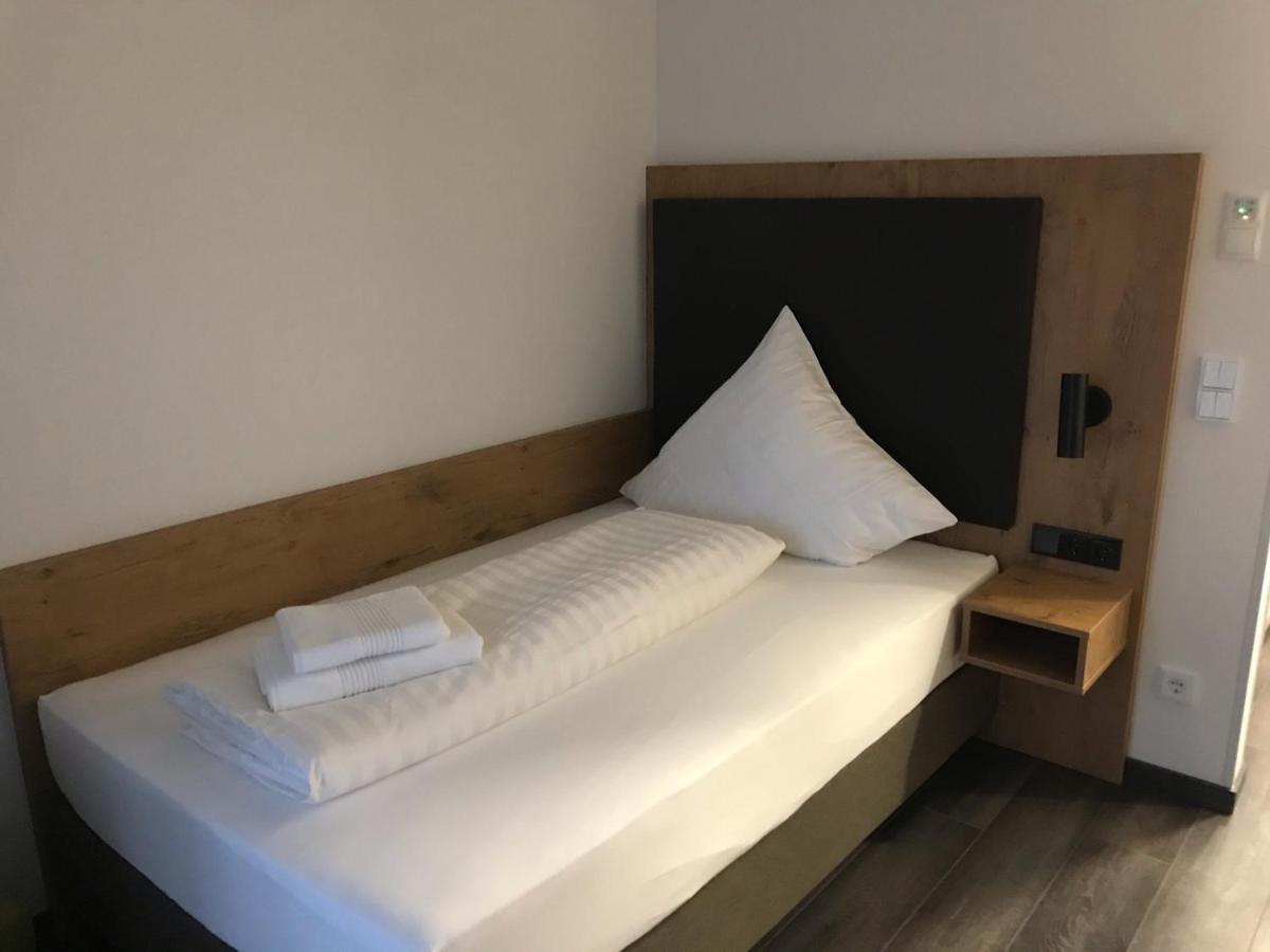 Waldschloessl Hotel บรุคมุห์ล ภายนอก รูปภาพ